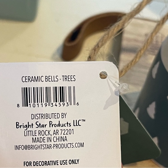 - NWT Ceramic Dark Green Tree House & 2 ceramic tree bells - Picture 8 of 11